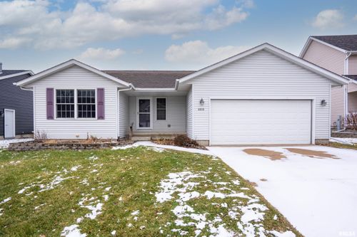 6818 Brookview Lane, Davenport, IA, 52806 | Card Image