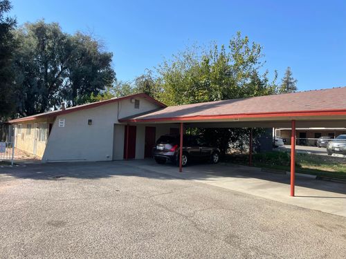 1513 E Douglas Avenue, Visalia, CA, 93292 | Card Image