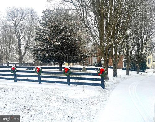 15700 Trapshire Ct, Waterford, VA, 20197-1002 | Card Image