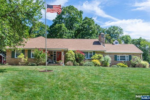 685 Blanch Ave, Norwood, NJ, 07648-1901 | Card Image