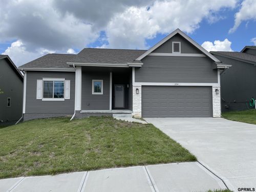 8114 King St, Omaha, NE, 68122-1330 | Card Image