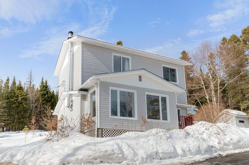 902 Ch Gillespie, Sainte Agathe des Monts, QC, J8C0X6 | Card Image
