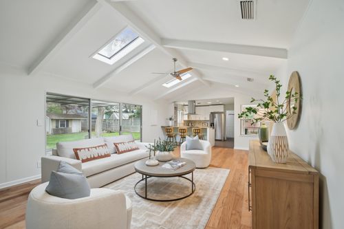 3005 White Rock Dr, Austin, TX, 78757-4440 | Card Image