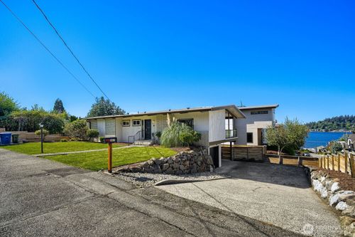 3627 Wells Ave N, Renton, WA, 98056-1513 | Card Image