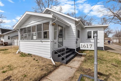 1617 Custer Ave, Rockford, IL, 61103-4549 | Card Image