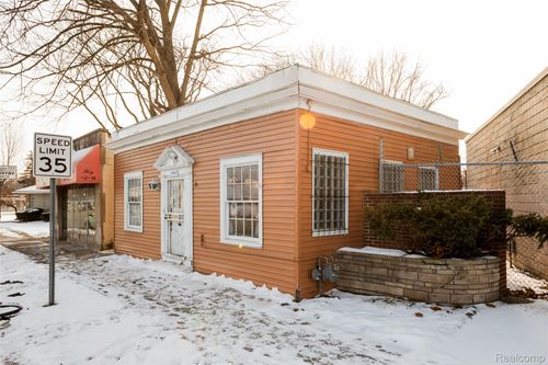 19019 Grand River Ave, Detroit, MI, 48223-1702 | Card Image