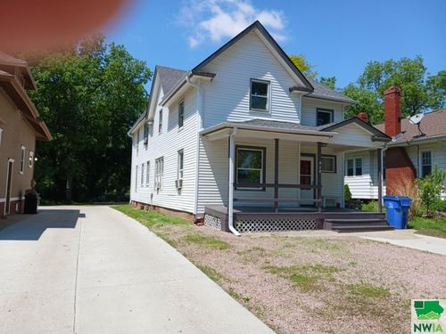 428 Cottage, Vermillion, SD, 57069-9228 | Card Image