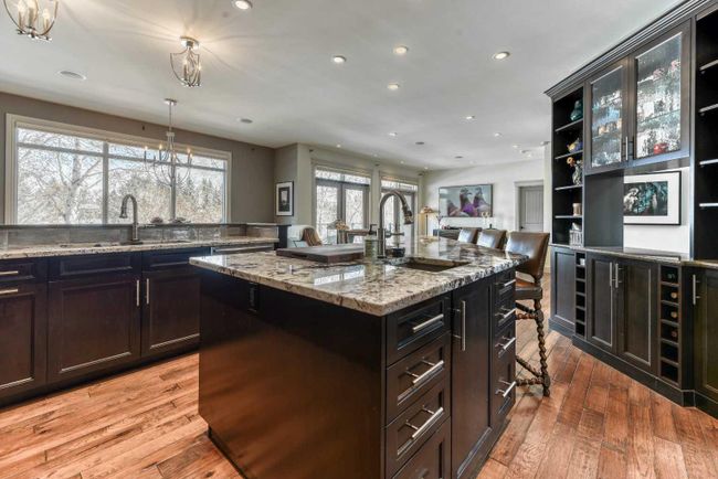 139 Valhalla Crescent Nw, Home with 4 bedrooms, 3 bathrooms and 4 parking in Calgary AB | Image 11