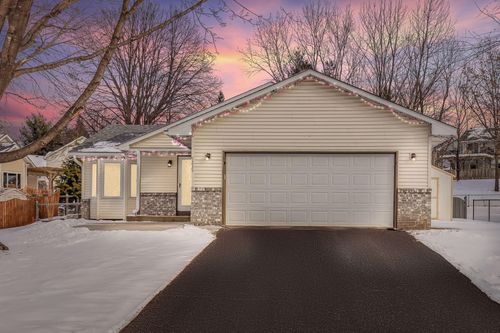 9235 Jeffery Ave S, Cottage Grove, MN, 55016-4081 | Card Image