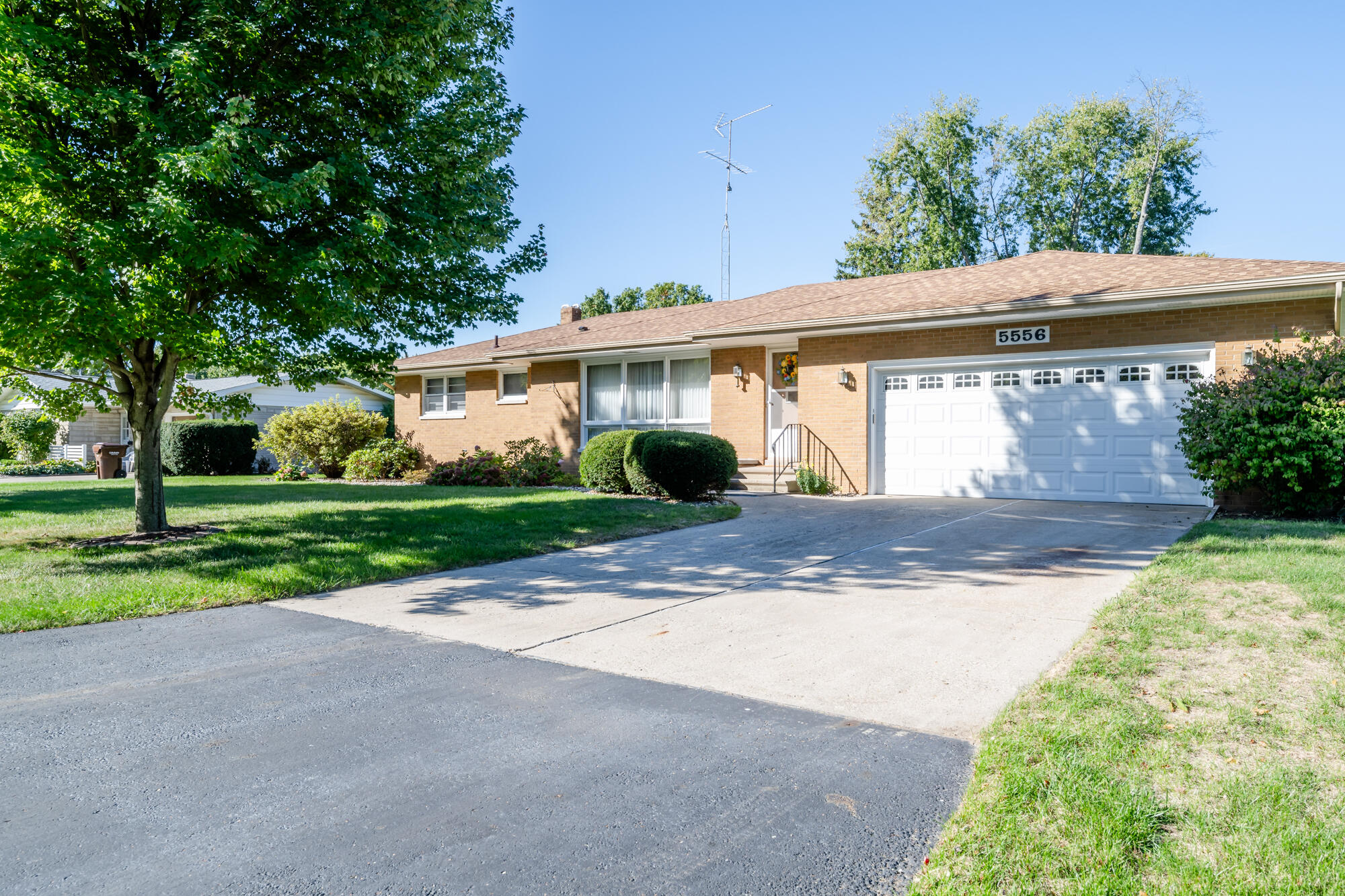 Donald St, Stevensville, MI 49127