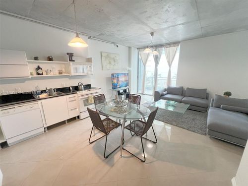 apt-1032-690 Sw 1st Ct, MIAMI, FL, 33130-2912 | Card Image
