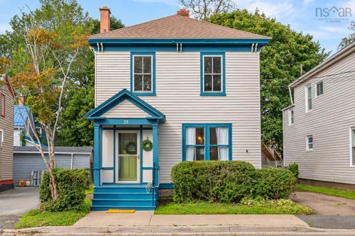 28 Arlington Pl, House with 3 bedrooms, 3 bathrooms and null parking in Truro NS | Card Image