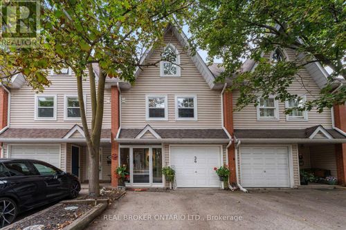 3-36 Albert Street, Markham (Old Markham Village), ON, L3P2T5 | Card Image