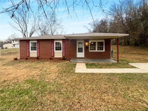 4043 Larkspur Pl, Winston-Salem, NC, 27105-3311 | Card Image