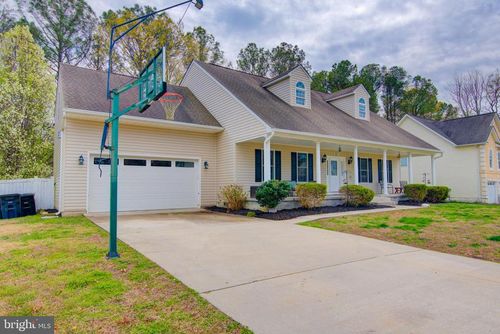 202 Santa Maria Ave, COLONIAL BEACH, VA, 22443-4755 | Card Image