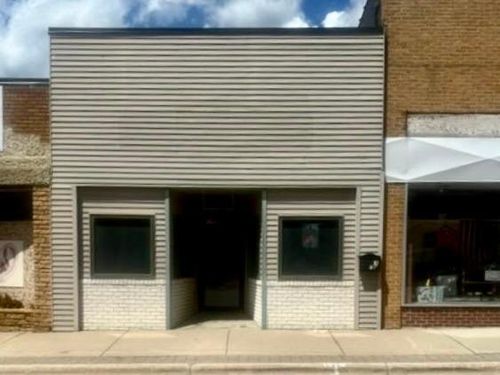 111 2nd St, Redwood Falls, MN, 56283-3108 | Card Image