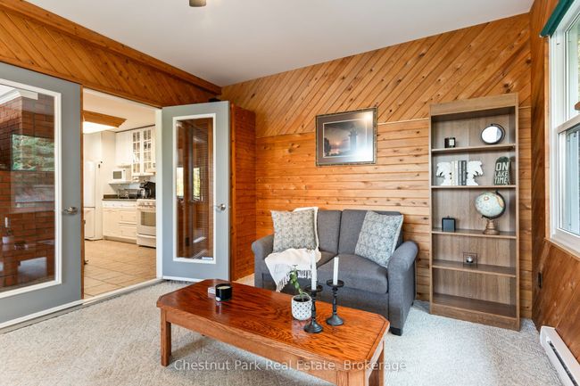 293 W Diamond Lake Rd, House other with 3 bedrooms, 2 bathrooms and 4 parking in Highland Grove ON | Image 35