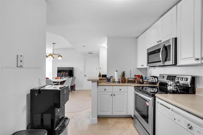 APT-207 - 1627 Sw 37 Th Ave, Condo with 2 bedrooms, 2 bathrooms and null parking in Miami FL | Image 11
