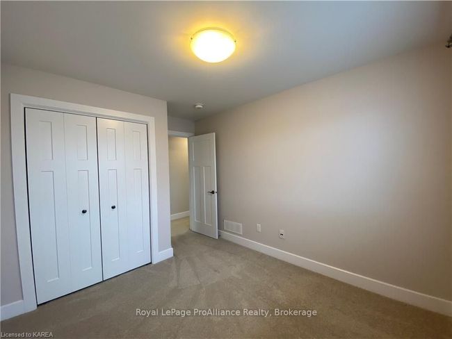 201 Pratt Dr, House attached with 3 bedrooms, 2 bathrooms and 3 parking in Amherstview ON | Image 33