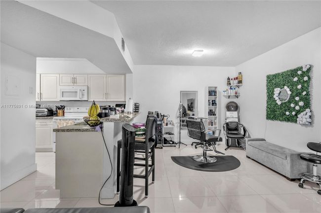 APT-104 - 18810 Nw 57 Th Ave, Condo with 2 bedrooms, 2 bathrooms and null parking in Hialeah FL | Image 10