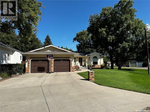 3104 Ortona St, Saskatoon, SK, S7M3R4 | Card Image