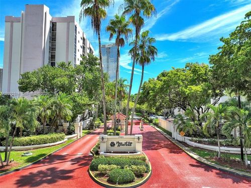 117-17011 N Bay Rd, Sunny Isles Beach, FL, 33160-3685 | Card Image