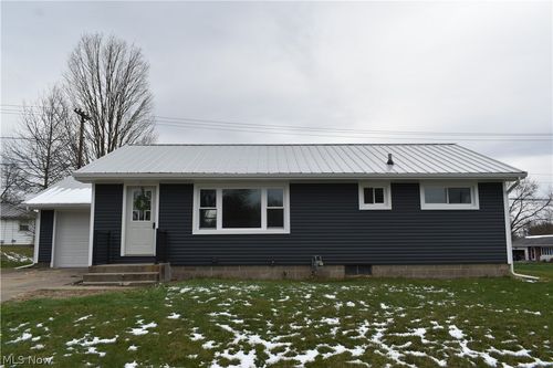 1213 Sleepy Hollow Drive, Coshocton, OH, 43812 | Card Image