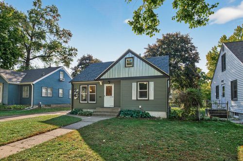 2542 4th Ave E, North Saint Paul, MN, 55109-3022 | Card Image
