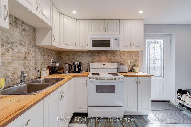 524 Fergo Ave, House attached with 4 bedrooms, 3 bathrooms and 2 parking in Mississauga ON | Image 31