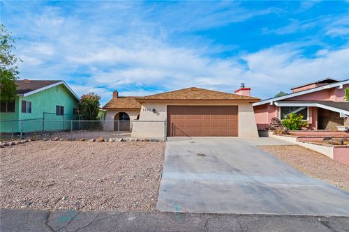 1393 Verde Dr, Bullhead City, AZ, 86442-6672 | Card Image