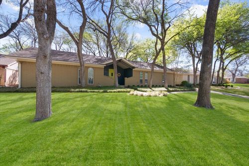 2003 Botts Dr, Arlington, TX, 76012-1818 | Card Image