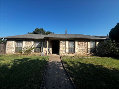 9325 County View Rd, Dallas, TX, 75249-1127 | Card Image
