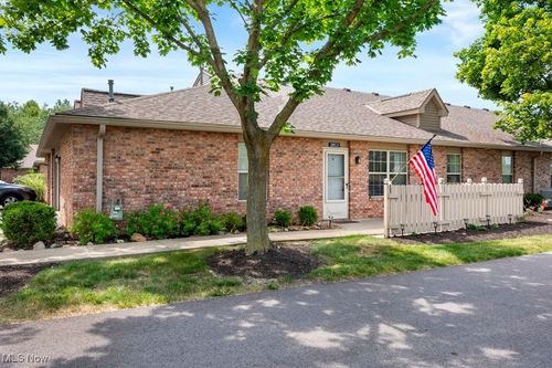 2813 Shakespeare Ln, Avon, OH, 44011-1981 | Card Image