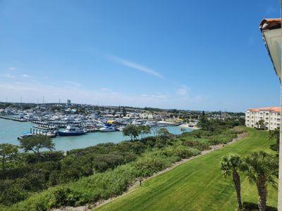 PH-1 - 32 W Harbour Isle Drive, Condo with 2 bedrooms, 2 bathrooms and null parking in Fort Pierce FL | Image 3