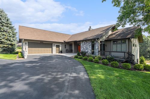 3220 Kirkridge Dr, Williamsburg, MI, 49690-9404 | Card Image