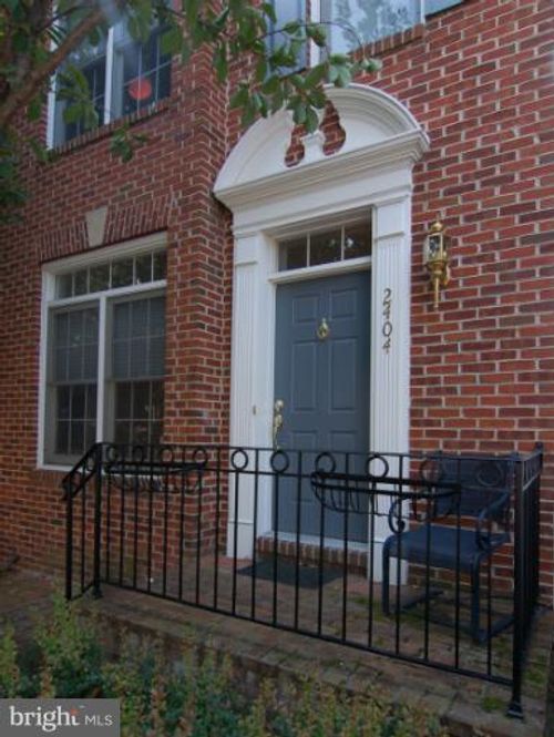 2404 13th Ct N, ARLINGTON, VA, 22201-5872 | Card Image