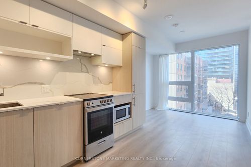 802-100 Queen Street E, Toronto, ON, M5C0B5 | Card Image