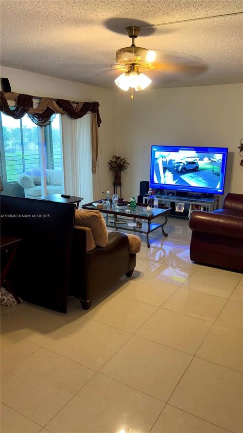 apt-307-3120 N Pine Island Rd, Sunrise, FL, 33351-7354 | Card Image