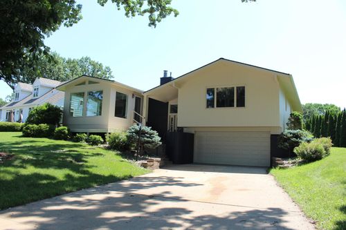 108 Lake Shore Dr, Emmetsburg, IA, 50536-1425 | Card Image