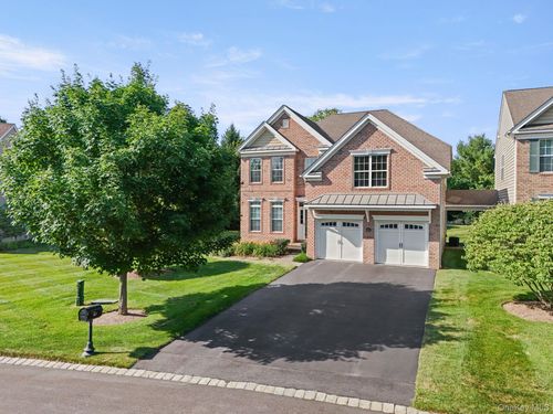 421 Vassar Pl, Fishkill, NY, 12524-4901 | Card Image