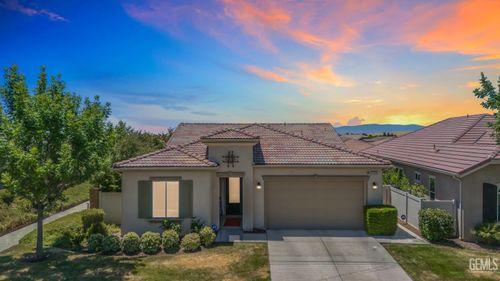 10009 Francois Ln, Bakersfield, CA, 93306-7588 | Card Image