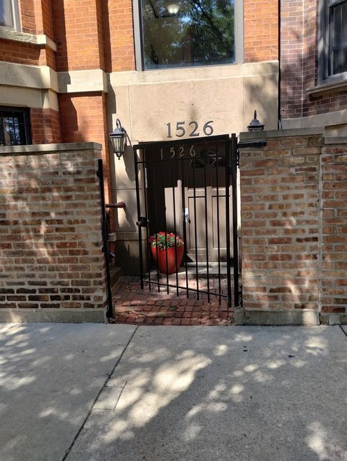 apt-1e-1526 N La Salle Dr, Chicago, IL, 60610-1040 | Card Image