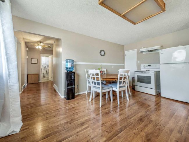 4902 62 Avenue, Home with 4 bedrooms, 2 bathrooms and 2 parking in Taber AB | Image 8