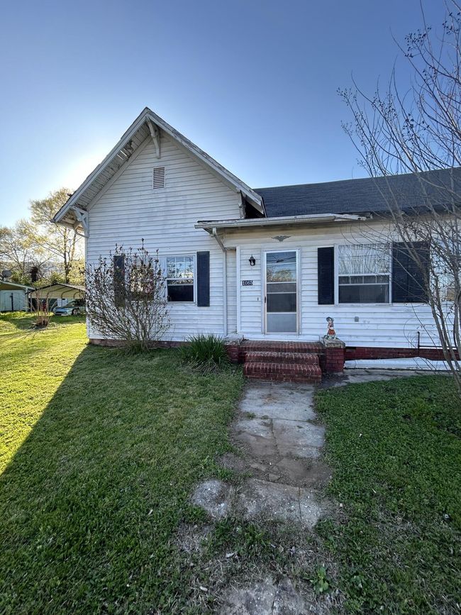 1065 N Main St, House other with 3 bedrooms, 2 bathrooms and null parking in Whitwell TN | Image 15
