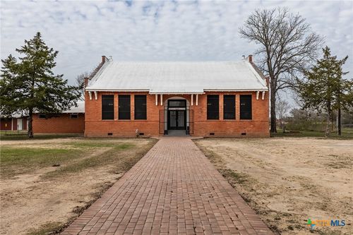 7390 Gin Rd, Marion, TX, 78124-6557 | Card Image