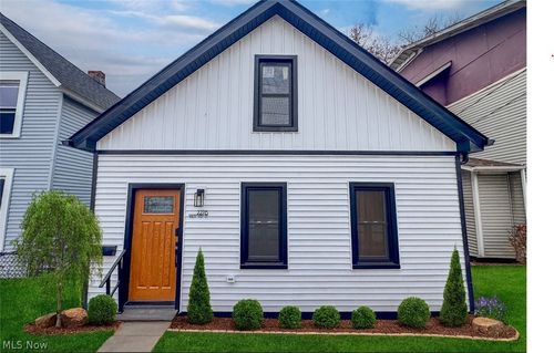 2276 W 41st St, Cleveland, OH, 44113-3851 | Card Image