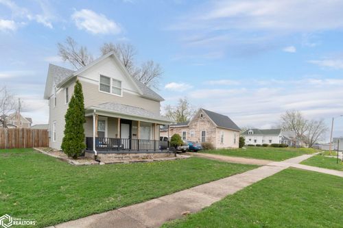 803 W Nevada St, Marshalltown, IA, 50158-2645 | Card Image