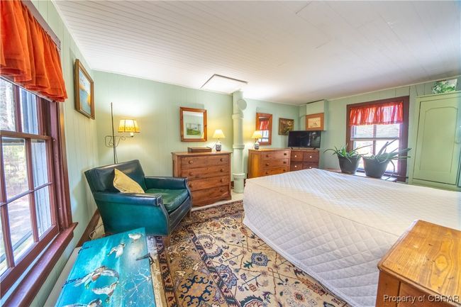 View of bedroom | Image 15