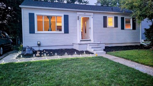 209 Burt St, Tecumseh, MI, 49286-1121 | Card Image