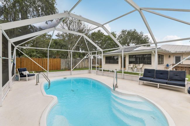 9830 Oak Trl, House other with 3 bedrooms, 3 bathrooms and null parking in Sebastian FL | Image 25